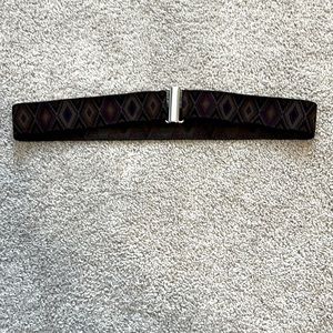 Elastic Patterned Belt